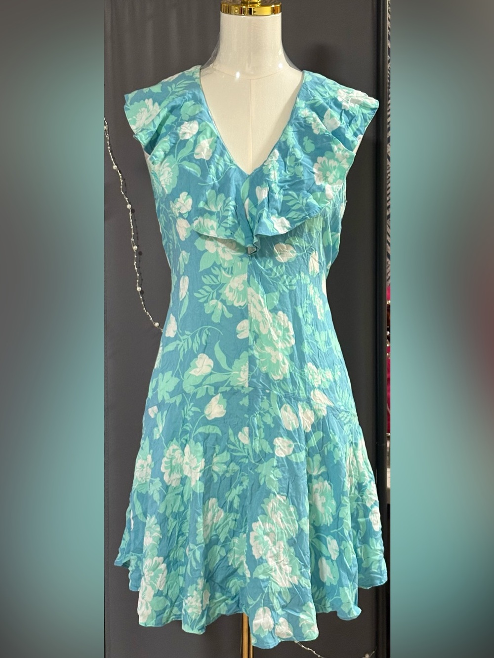 Calvin Klein Floral Challis Ruffle Hem
Dress Blue , 100% Rayon - Size 8 - Picture 3 of 17